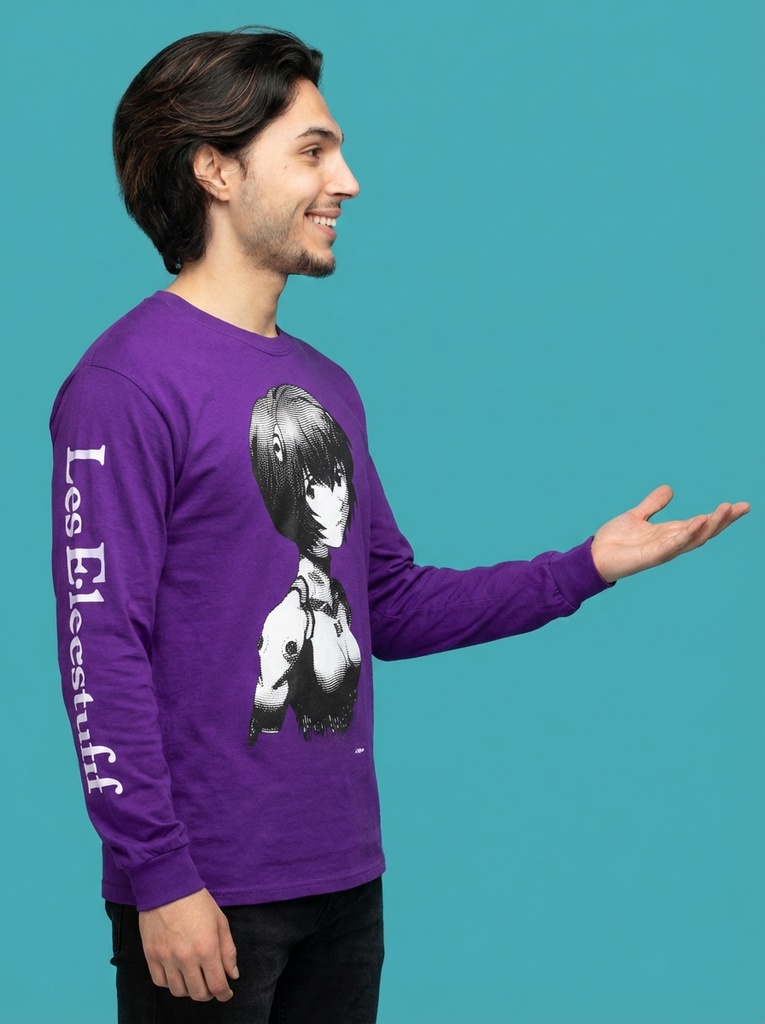 person_08_man_profile_blue_bg__garment_06_longsleeve_flagstuff.jpg