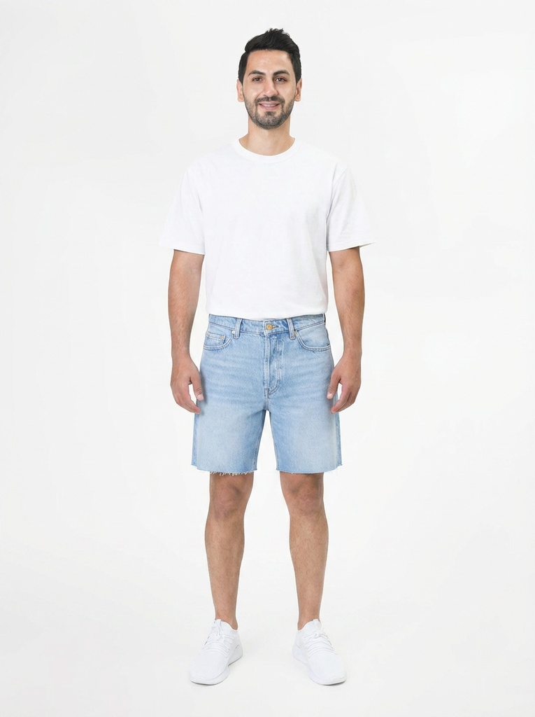 person_09_man_white_tshirt__garment_04_shorts_denim.jpg