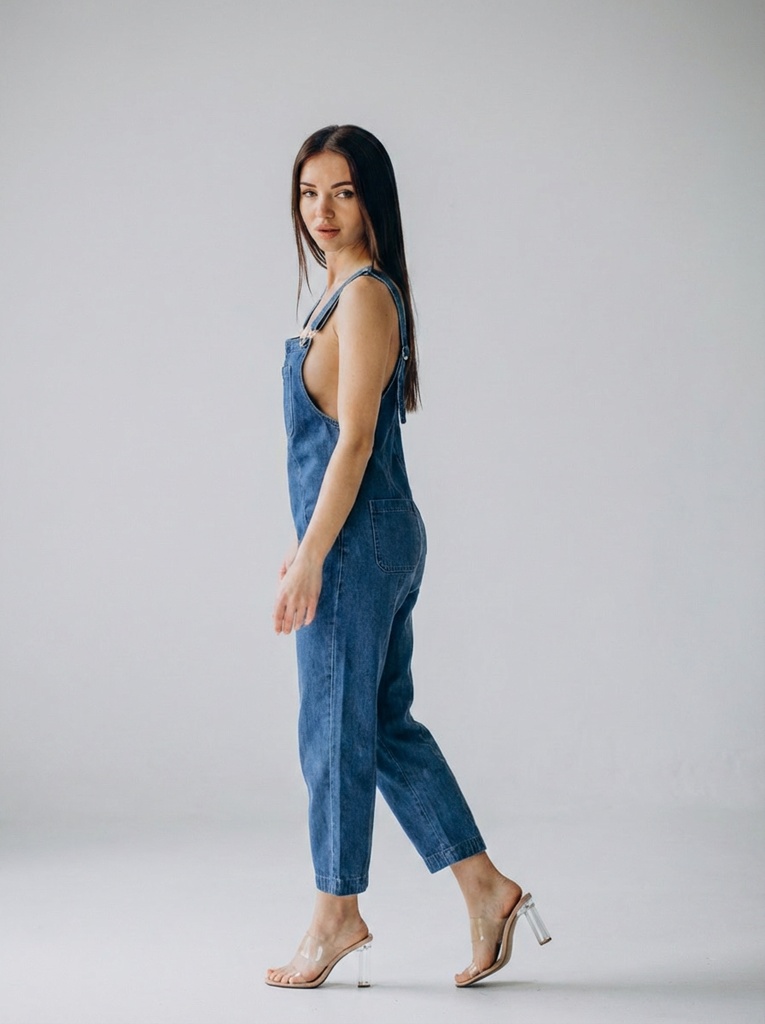person_10_woman_model__garment_02_dungaree_denim.jpg