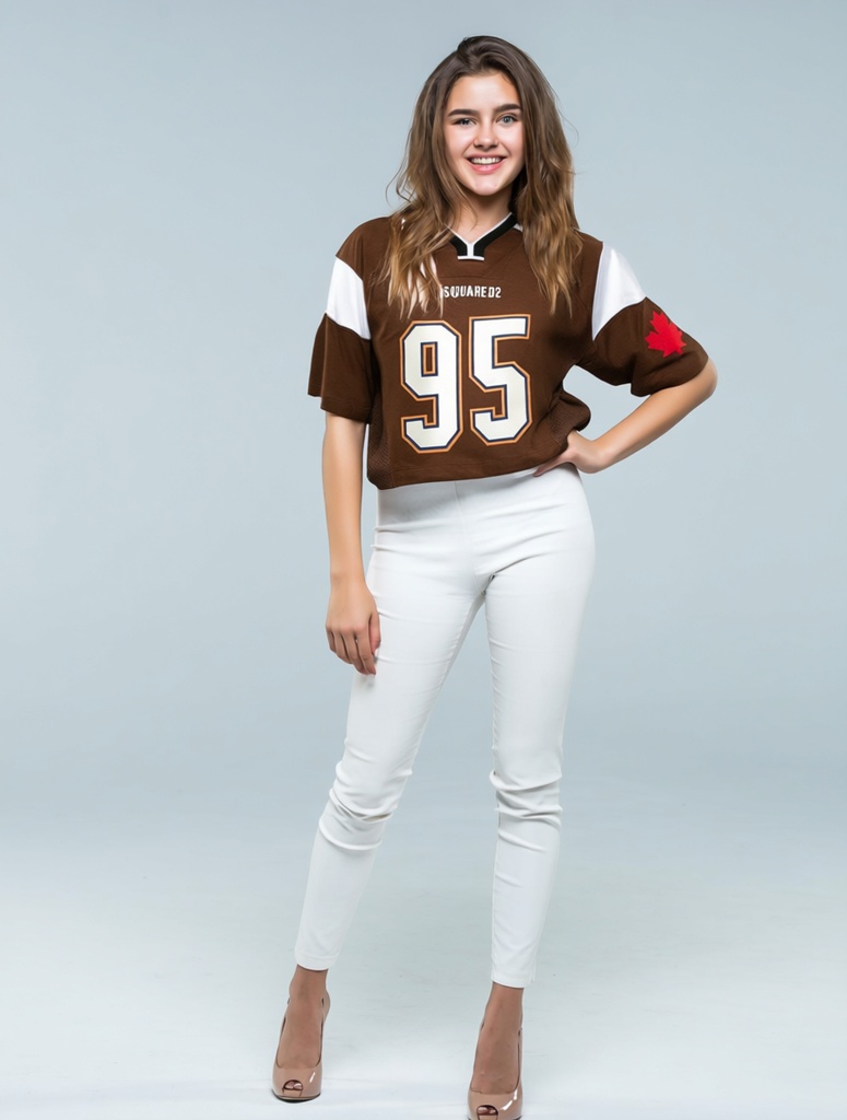 person_03_business_woman_white_bg__garment_07_jersey_dsquared.jpg